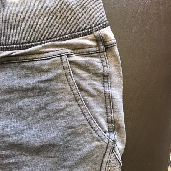 Grey capris - Picture 4 of 4